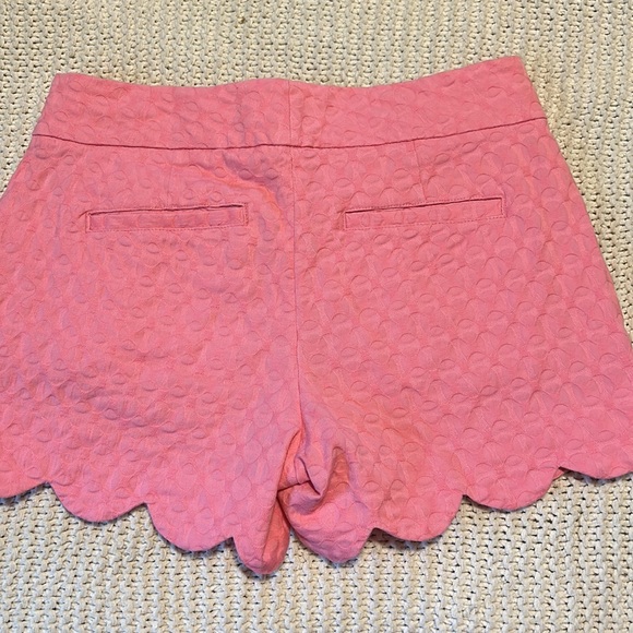 Crown and Ivy Pink Scalloped Shorts Size 0 petite - Picture 6 of 6